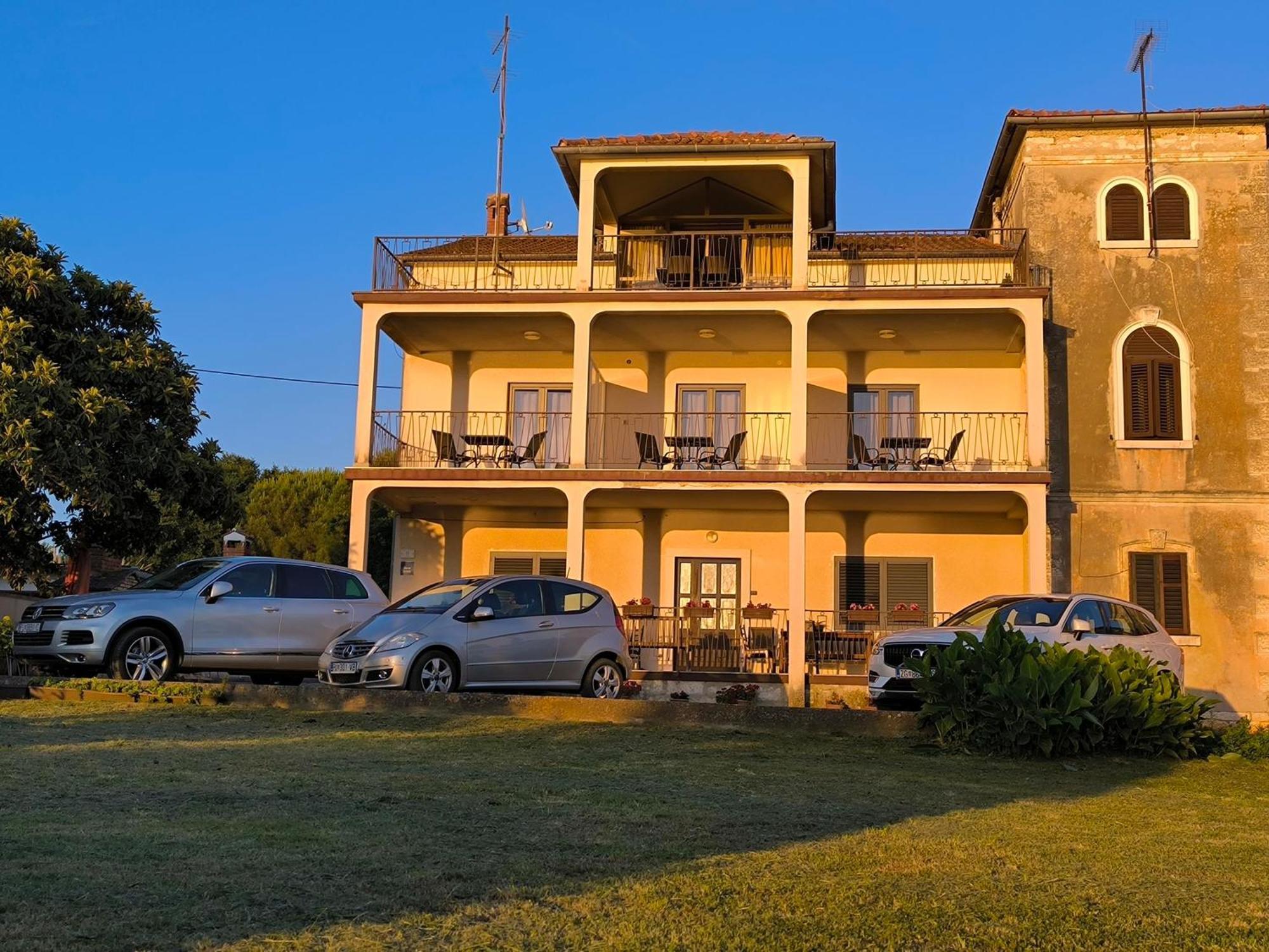 Rooms And Apartment Matika Ровинь Экстерьер фото